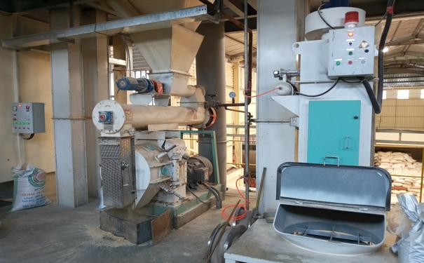 飼料加工成套設備多少錢一套?為其選擇除塵設備的要求又有哪些?