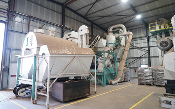 飼料混合機械價格多少錢?其又為什么被人們喜愛和使用?